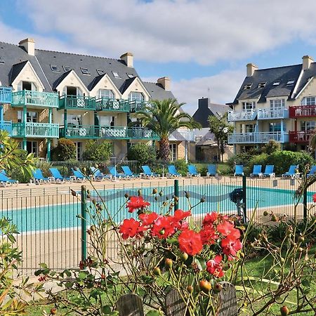 Localise Au Guilvinec: Seaside Retreat with Pool and Garden Views Apartment Exterior photo