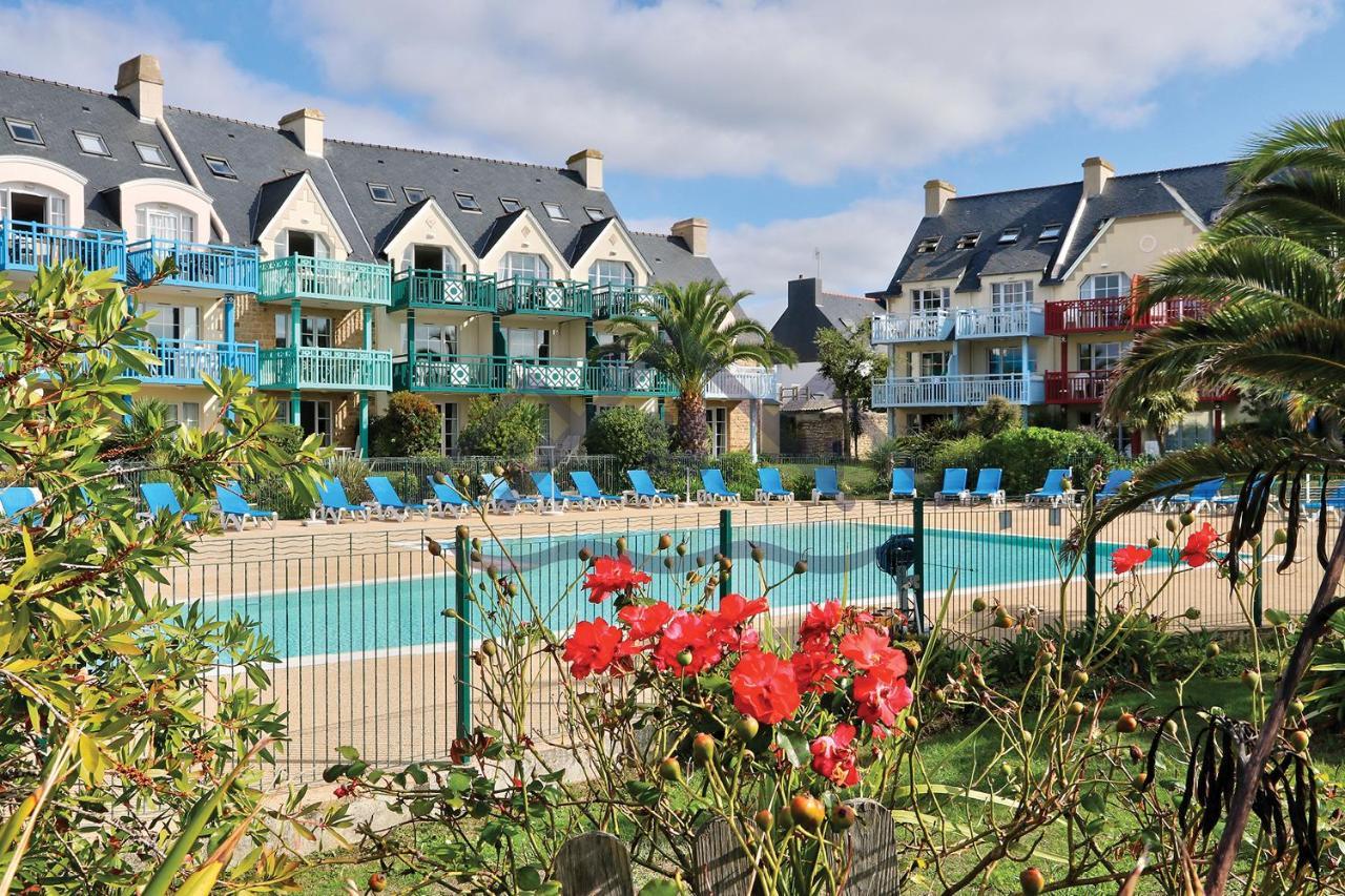 Localise Au Guilvinec: Seaside Retreat with Pool and Garden Views Apartment Exterior photo